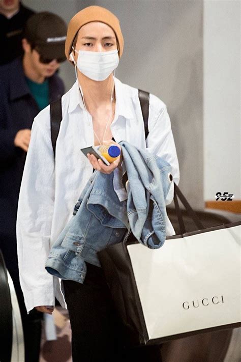 bts v gucci bag